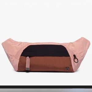 Lululemon On The Beat belt bag 4.5L